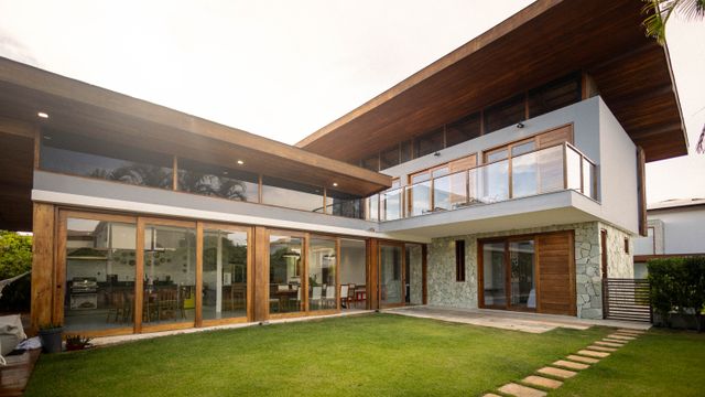 Apakah Renovasi Villa Perlu PBG Baru? Ini Aturan Hukumnya