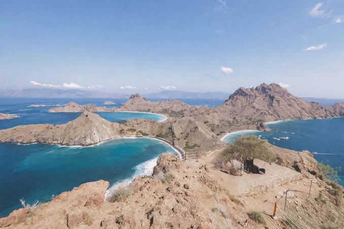 Indonesia Bukan Cuma Bali! Kemenpar Bisikin Peluang Cuan Investasi Pariwisata Biar Merata Banget