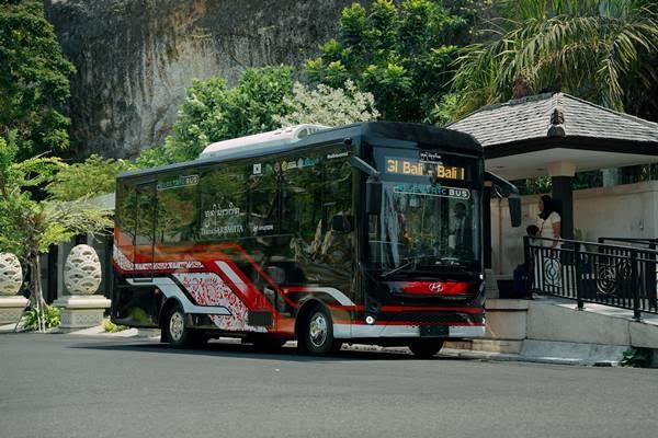 South Korea Gives Bali Provincial Government 11 Electric Buses &amp;amp;amp; 6 Fuel Supply Stations: A Great Step to Reduce Emissions on the Island of the Gods!